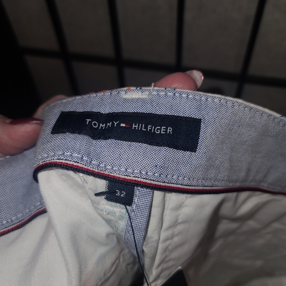 LAST CHANCETommy Hilfiger Shorts - Picture 2 of 7